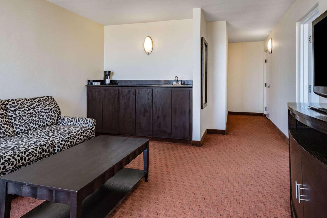 Готель Wyndham Sacramento Carmichael Екстер'єр фото