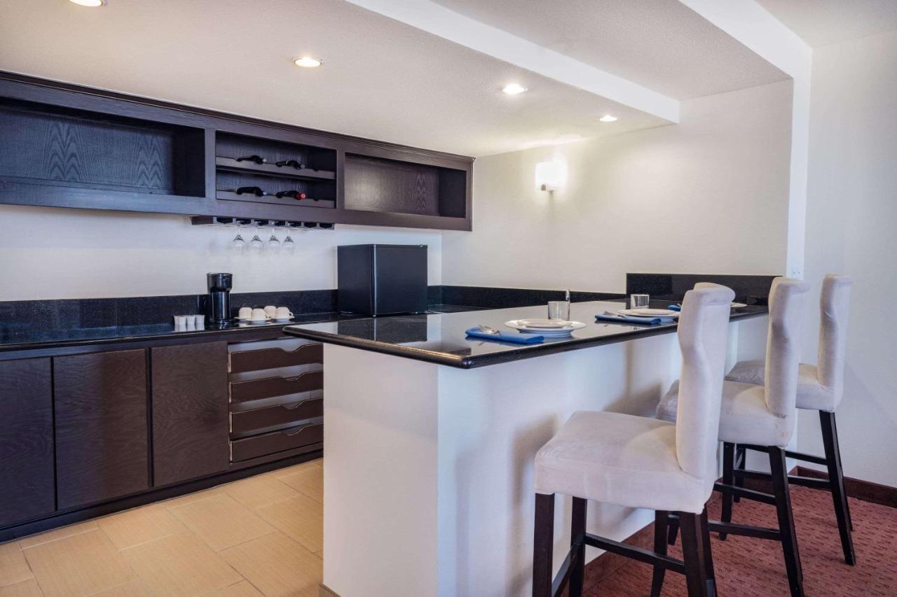 Готель Wyndham Sacramento Carmichael Екстер'єр фото