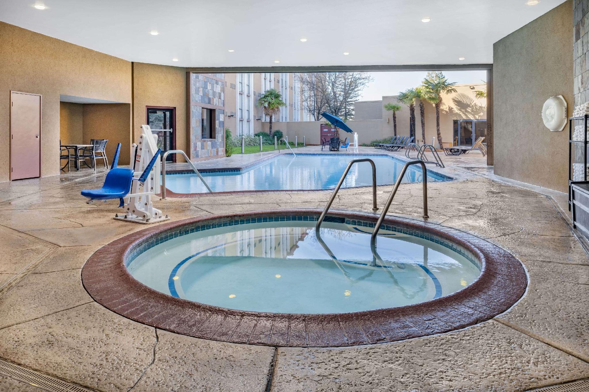 Готель Wyndham Sacramento Carmichael Екстер'єр фото