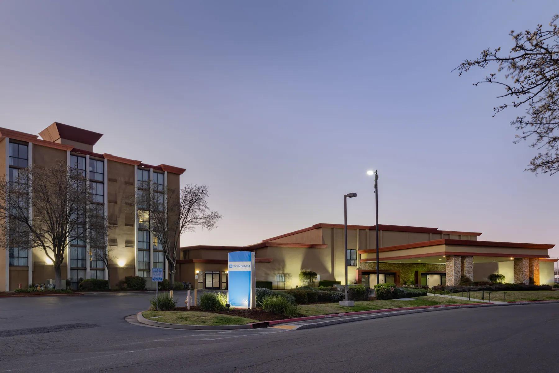 Готель Wyndham Sacramento Carmichael Екстер'єр фото